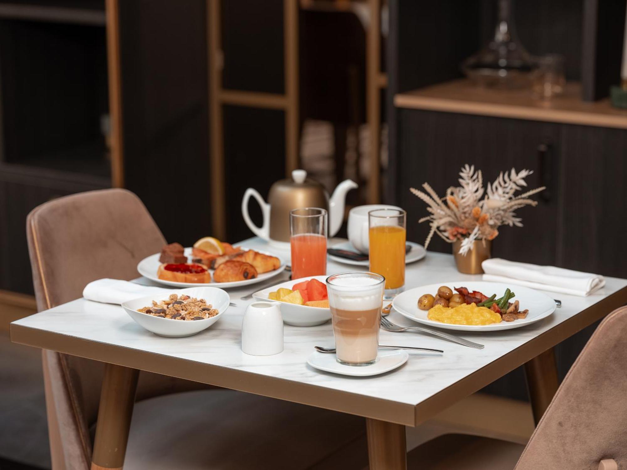 Hotel Niepce Paris, Curio Collection By Hilton Exterior foto